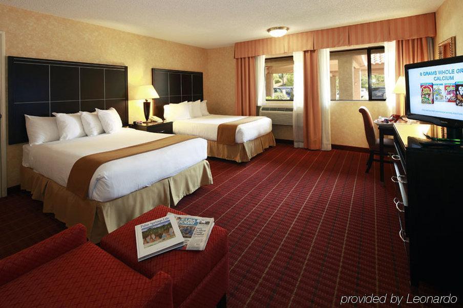 Holiday Inn Express Palm Desert By Ihg חדר תמונה